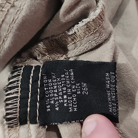 Women A3 plus size beige capri 26W - Picture 11 of 11